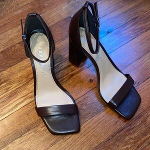 BNWOB Gianni Bini Chunky Strappy Heels